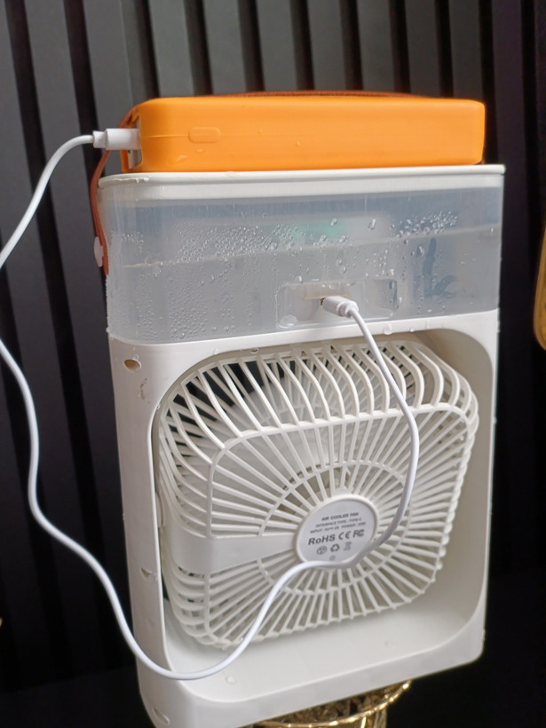 پنکه رومیزی کولر کوچک چندکاره مدل Air Cooler Fan با مهپاش و تولید بخار سرد ۳ حالته و ۵ حالته – خنککننده و مرطوبکننده هوا