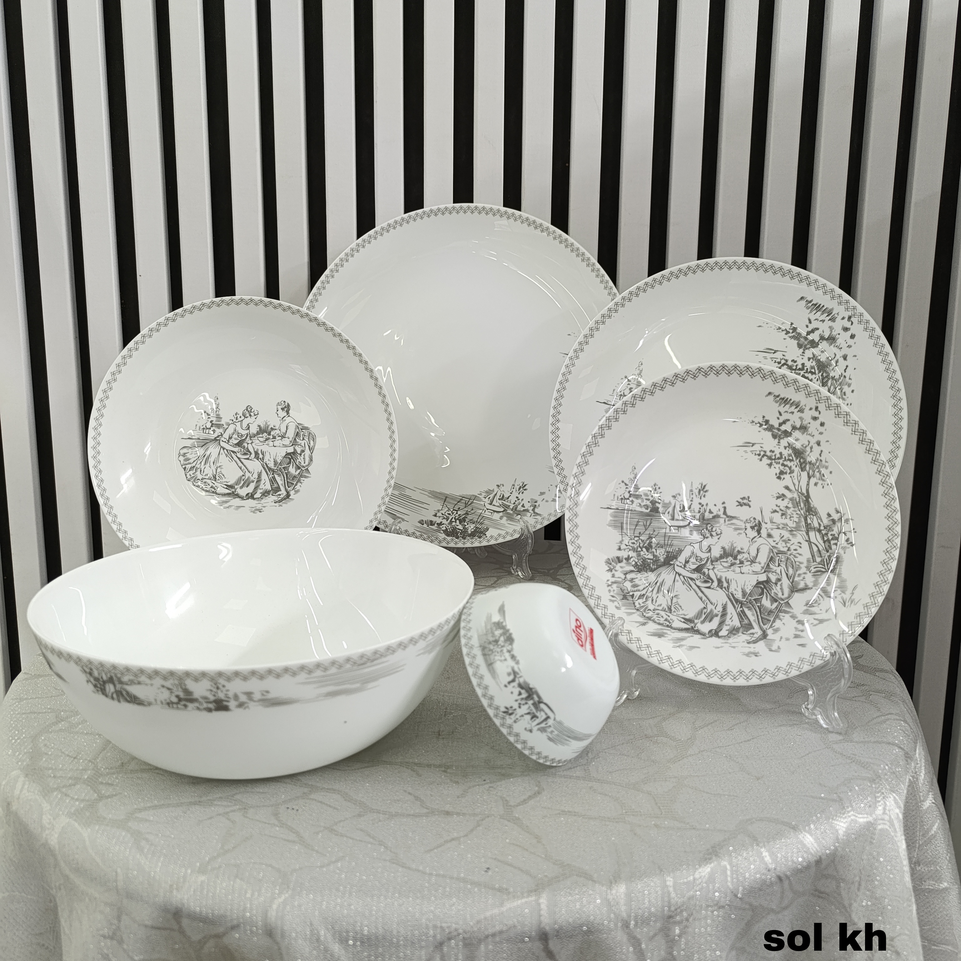 سرویس آرکوپال ۲۶ پارچه کف گل طرح سول خاکستری قالب گرد